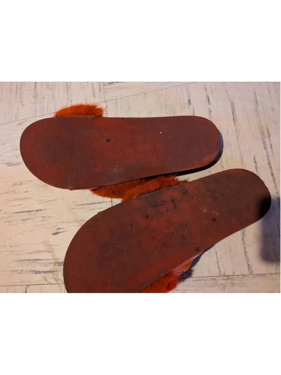 Women's Unbranded Red Faux Fur Slippers - Picture 3 of 3
